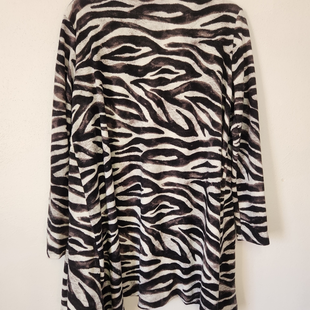 Lularoe/Zebra Print Caroline Cardigan - Picture 5 of 6